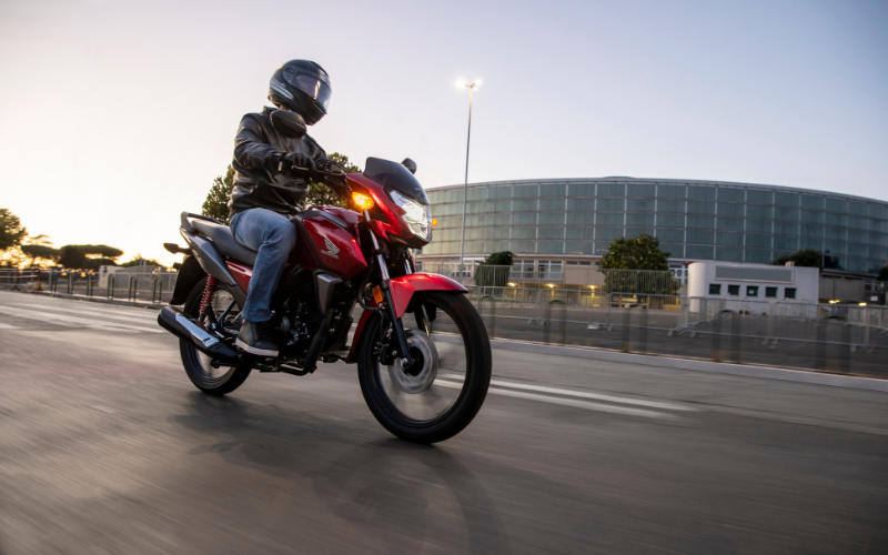 Honda CB125F Review 