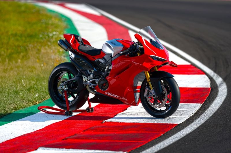 2025 Ducati Panigale V4 R Roars in with MotoGP Aero, Tech Upgrades